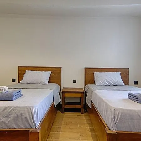 De Bueyuek Havuzlu, Jakuzili Muestakil Vila