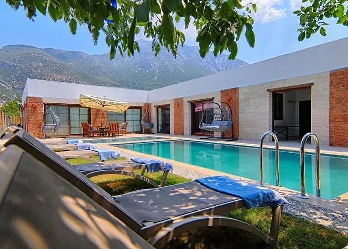 De Bueyuek Havuzlu, Jakuzili Muestakil Villa