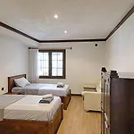 De Bueyuek Havuzlu, Jakuzili Muestakil Villa Fethiye