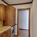 Villa De Bueyuek Havuzlu, Jakuzili Muestakil *