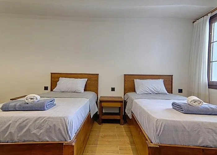 De Büyük Havuzlu, Jakuzili Müstakil Villa